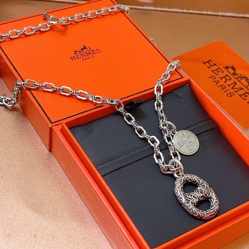 H**me5 necklaces